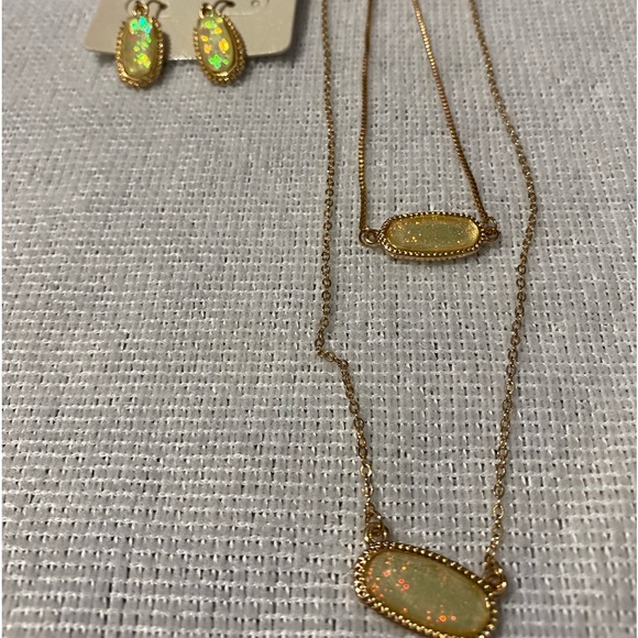 Three piece set, earrings, bracelet and chain - Picture 1 of 2